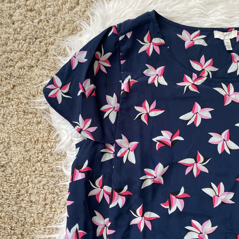 {Joie} Floral Short Sleeve Silk Blouse - Women's Medium - Picture 2 of 7